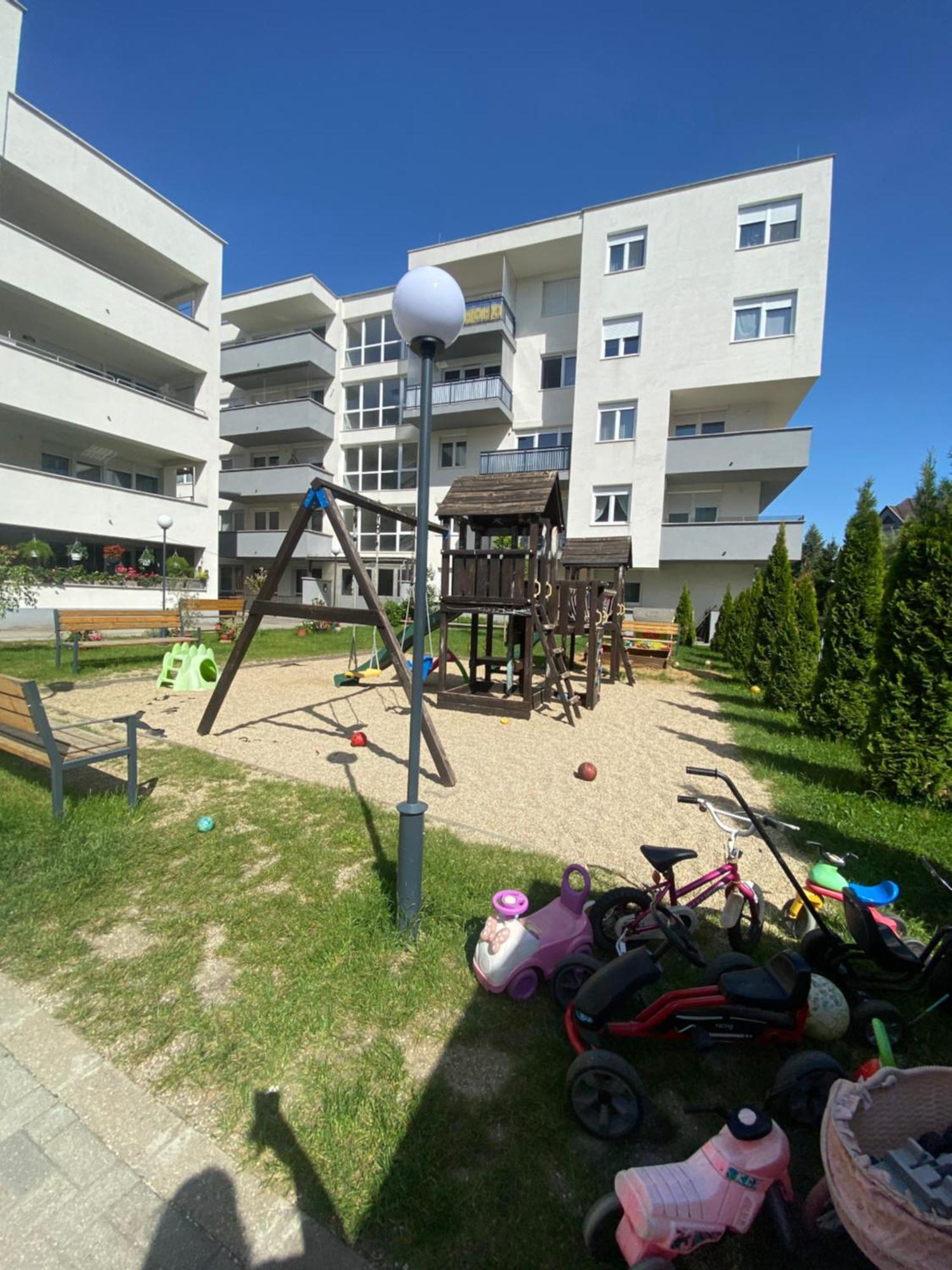 Montana Apartman Miskolc Eksteriør billede